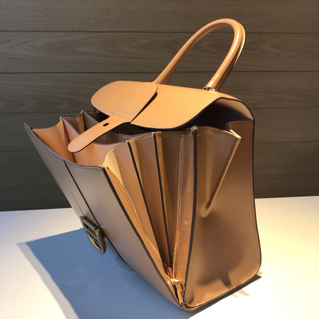 델보 브리앙 매직 박스백